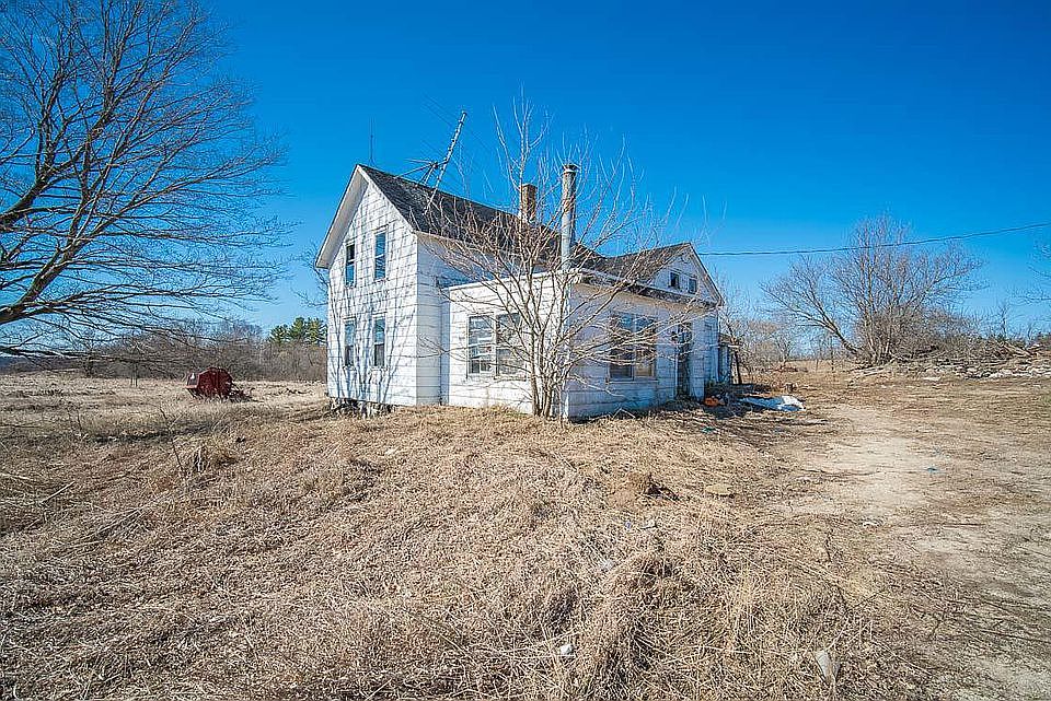 2nd image of 9409 Maple Tree Rd