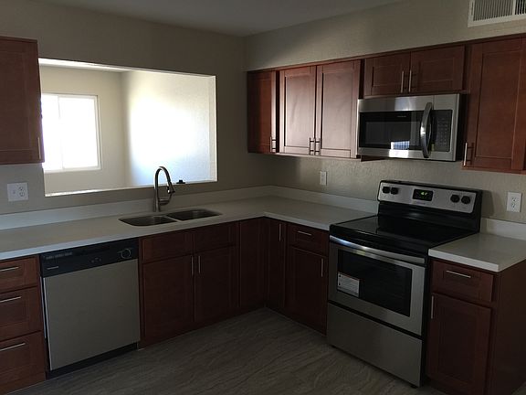 5th image of 2348 E Jacinto Ave