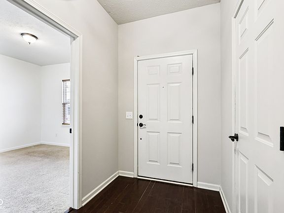5th image of 10471 Serviceberry Dr