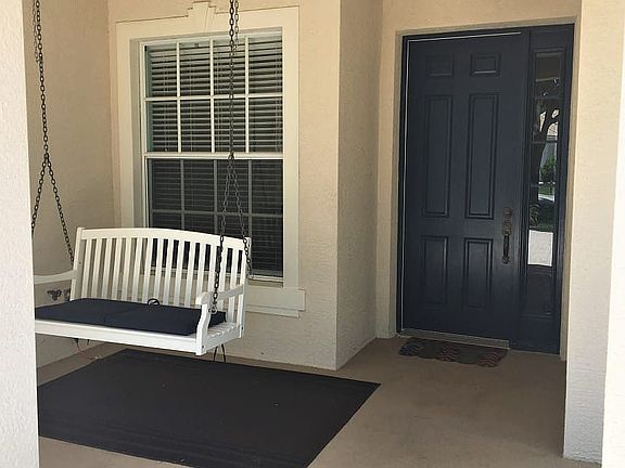 Chillout on Front Porch
