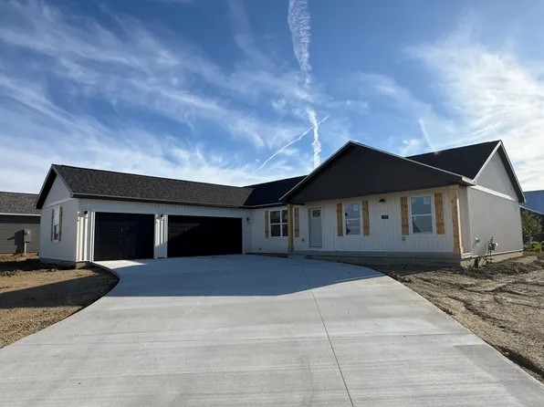 407 Jerin Dr, Fisher, IL 61843