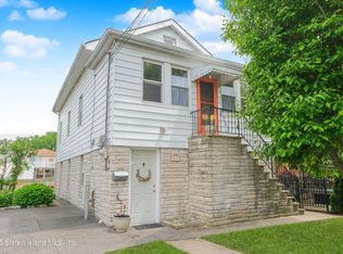 17 Ruth Pl, Staten Island, NY 10305