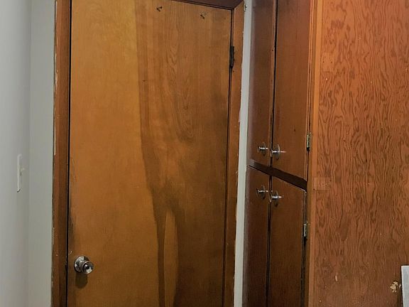 Bathroom cabinets