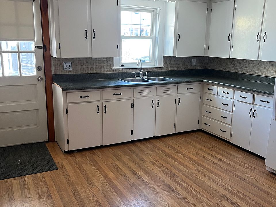 1st image of 72 Winter St #74A
