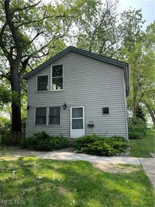 1695 Bradford Ave, Cleveland, OH, 44113