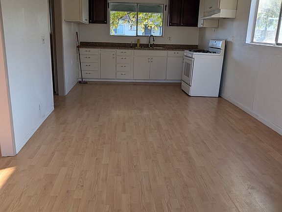 5th image of 6967 Mansfield Ave