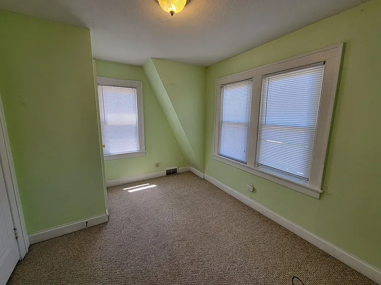 1444 S Bend Ave — Photo 26