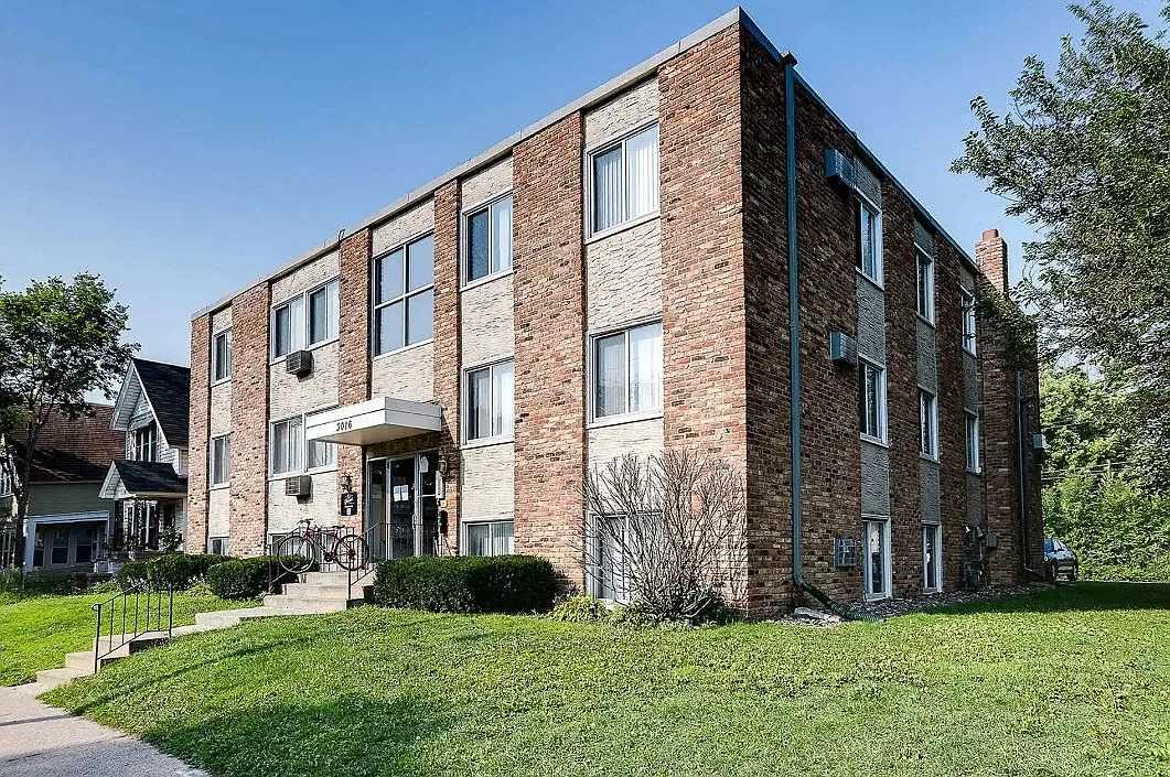 3016 Grand Avenue S. — Photo 1