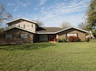 1702 S Airport Dr, Weslaco, TX 78596