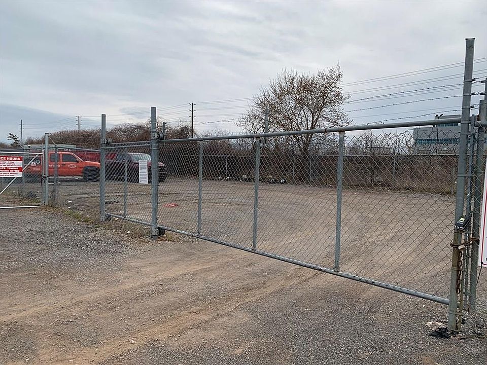 2nd image of 1149 Speers Rd