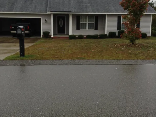 1404 Snowy Egret Dr, Fayetteville, NC 28306