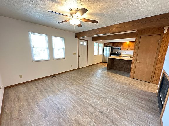4th image of 1726 Summit St #1726