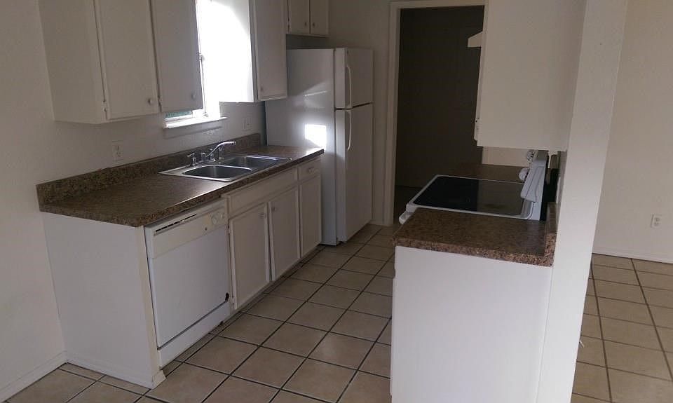 2nd image of 100 N 2nd St APT F