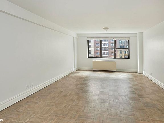 3rd image of 116 Central Park S APT 5A