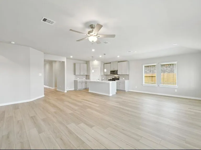 3415 Zilker Ln — Photo 3