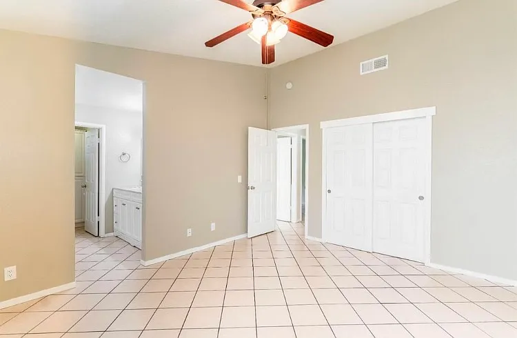 1304 Tyler Ct — Photo 24
