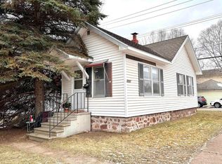 211 Fulton St, Kingsford, MI 49802