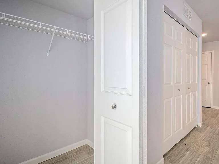 1221 Baker St — Photo 22