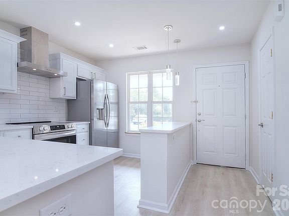 5th image of 12914 Mosby Ln