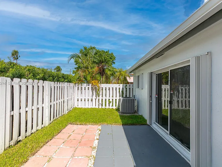 1938 SW 137th Ct — Photo 29