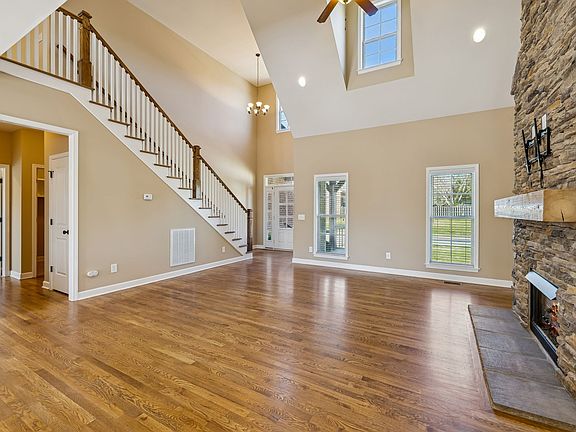 5th image of 2058 Lequire Ln