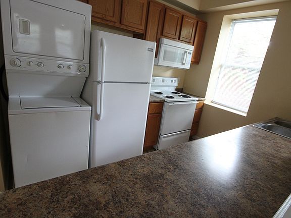3rd image of 3308 California Ave Unit B