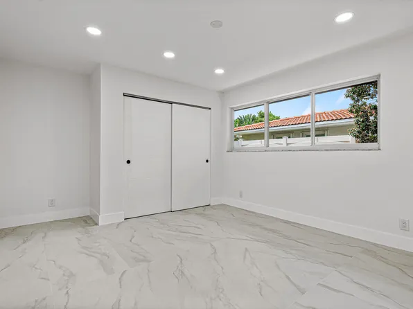 698 SW 12th Terrace, Boca Raton, FL 33486