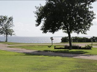 805 Lake View Dr, Devils Lake, ND 58301