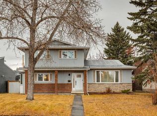 732 W Lake Ontario Dr SE, Calgary, AB T2J3J8