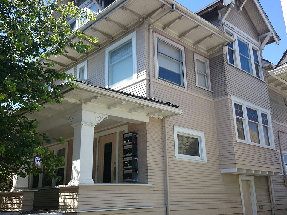 2nd image of 2359 Boylston Ave E