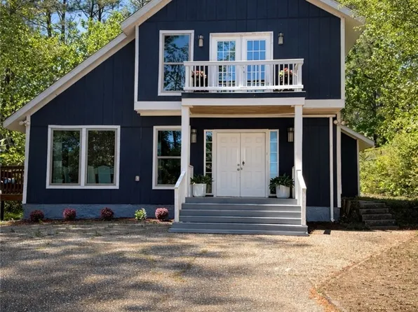 5721 Waters Edge Dr, Fayetteville, NC 28314