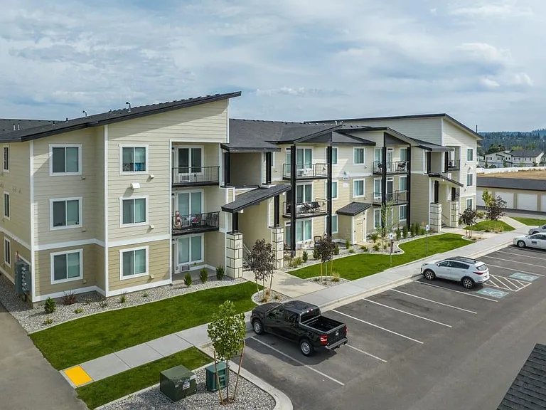 Bluegrass Farms Apartments — Photo 57