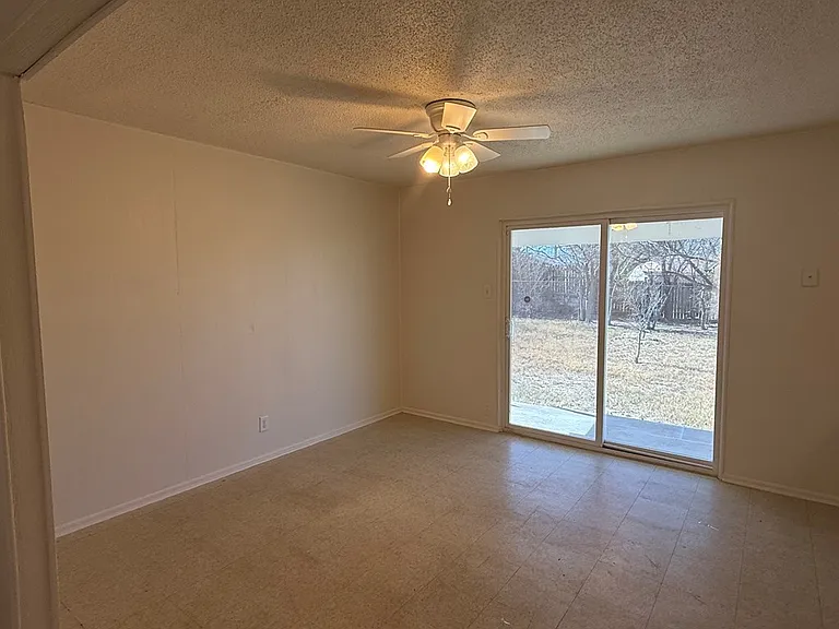 889 Tampico Cir — Photo 6