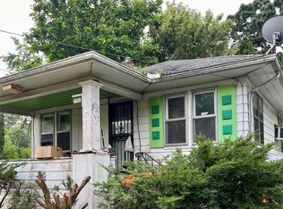 370 E Moore St, Flint, MI 48505