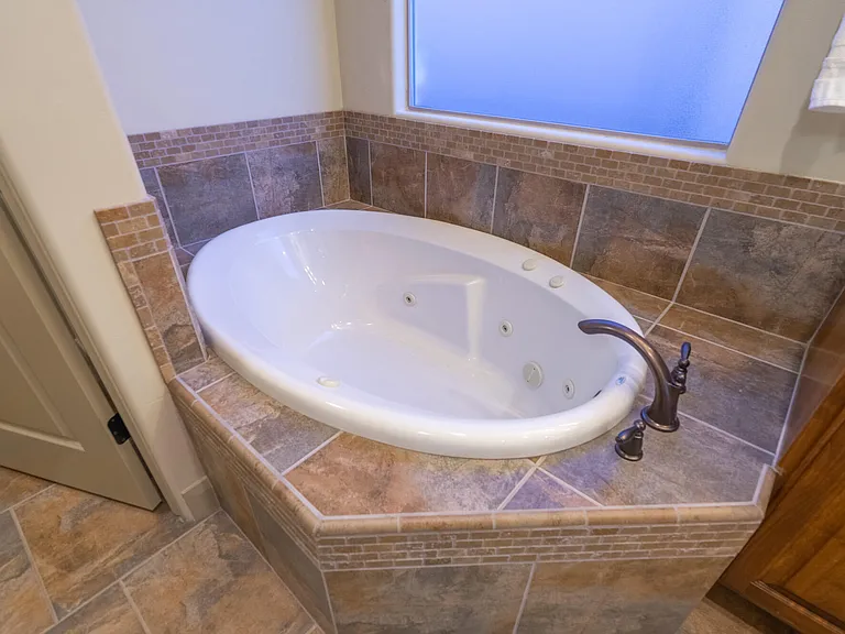 2212 S Chippenham Ct — Photo 29
