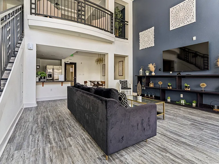 Meridian Place Apartment Homes — Photo 9