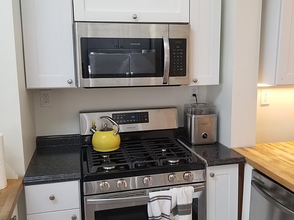 2nd image of 1442 Maile Ave