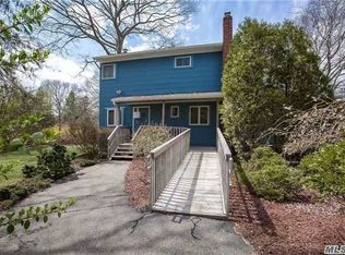 462 Revilo Ave, Shirley, NY 11967