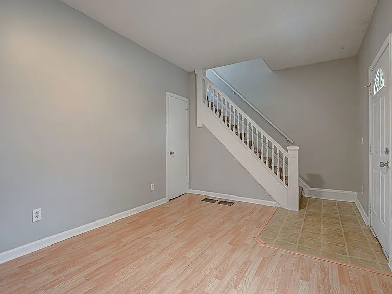 1915 Woodlawn Ave — Photo 10