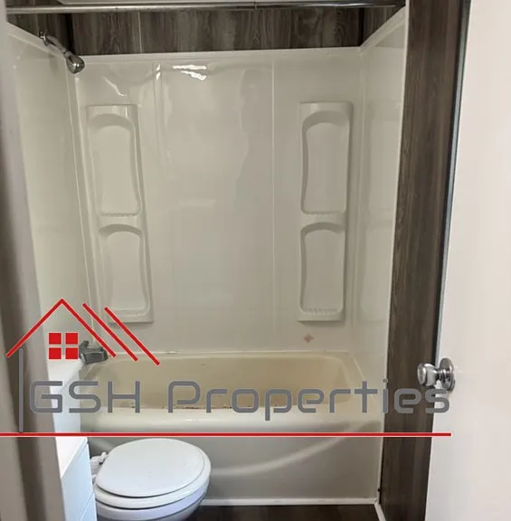 24 Camelot Ln #1 — Photo 7