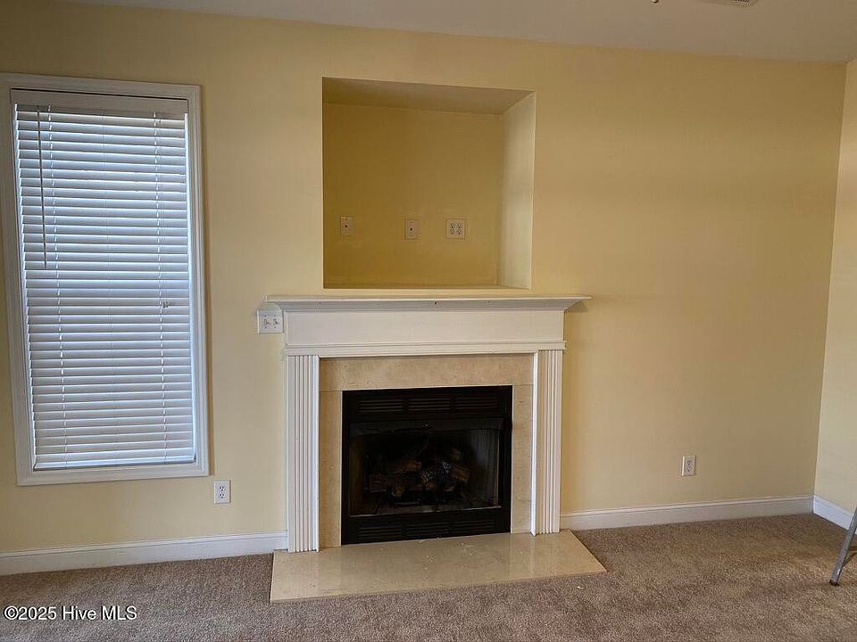 2nd image of 928 Ellery Dr