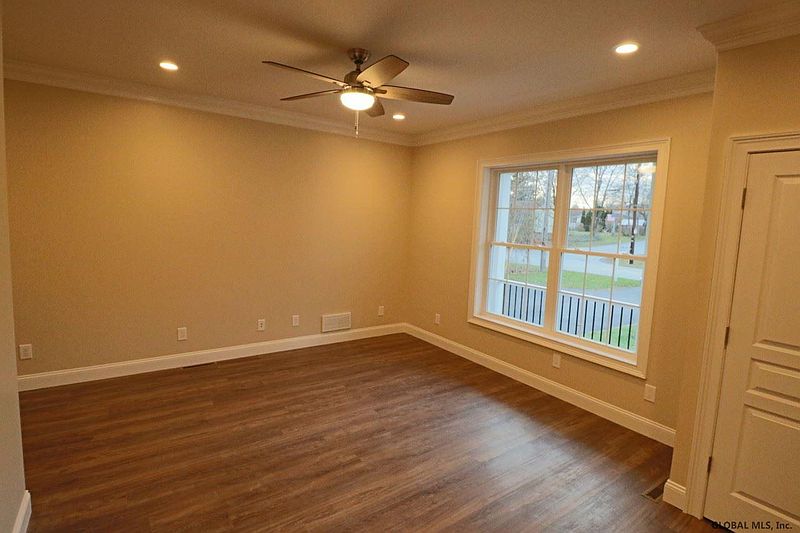 5th image of 18 KELLOGG Road