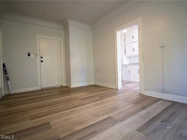 1316 S Mariposa Ave #208 — Photo 1