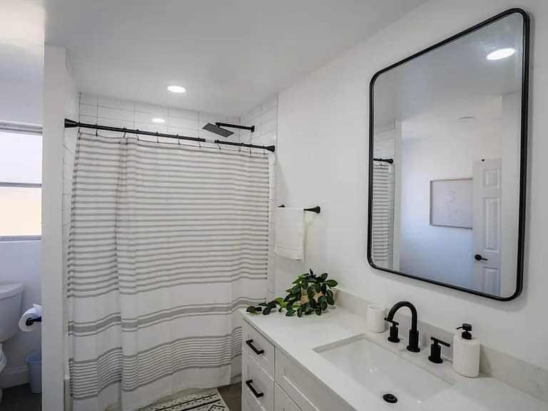 3649 SE 5th Ct — Photo 9