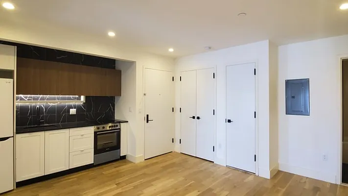 Rented by Nooklyn NYC LLC | media 12