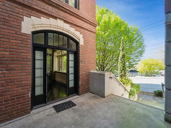 Private Unit Entrance