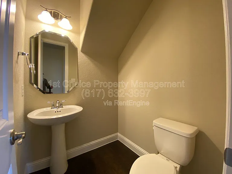 927 Bentley Dr — Photo 16