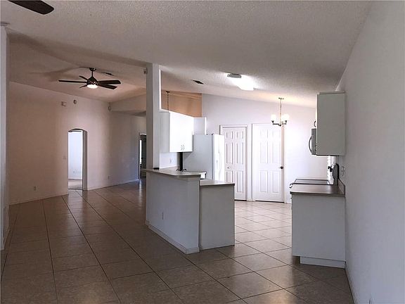 5th image of 1052 S 13th Sq