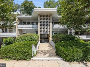 7543 Spring Lake Dr #B, Bethesda, MD 20817