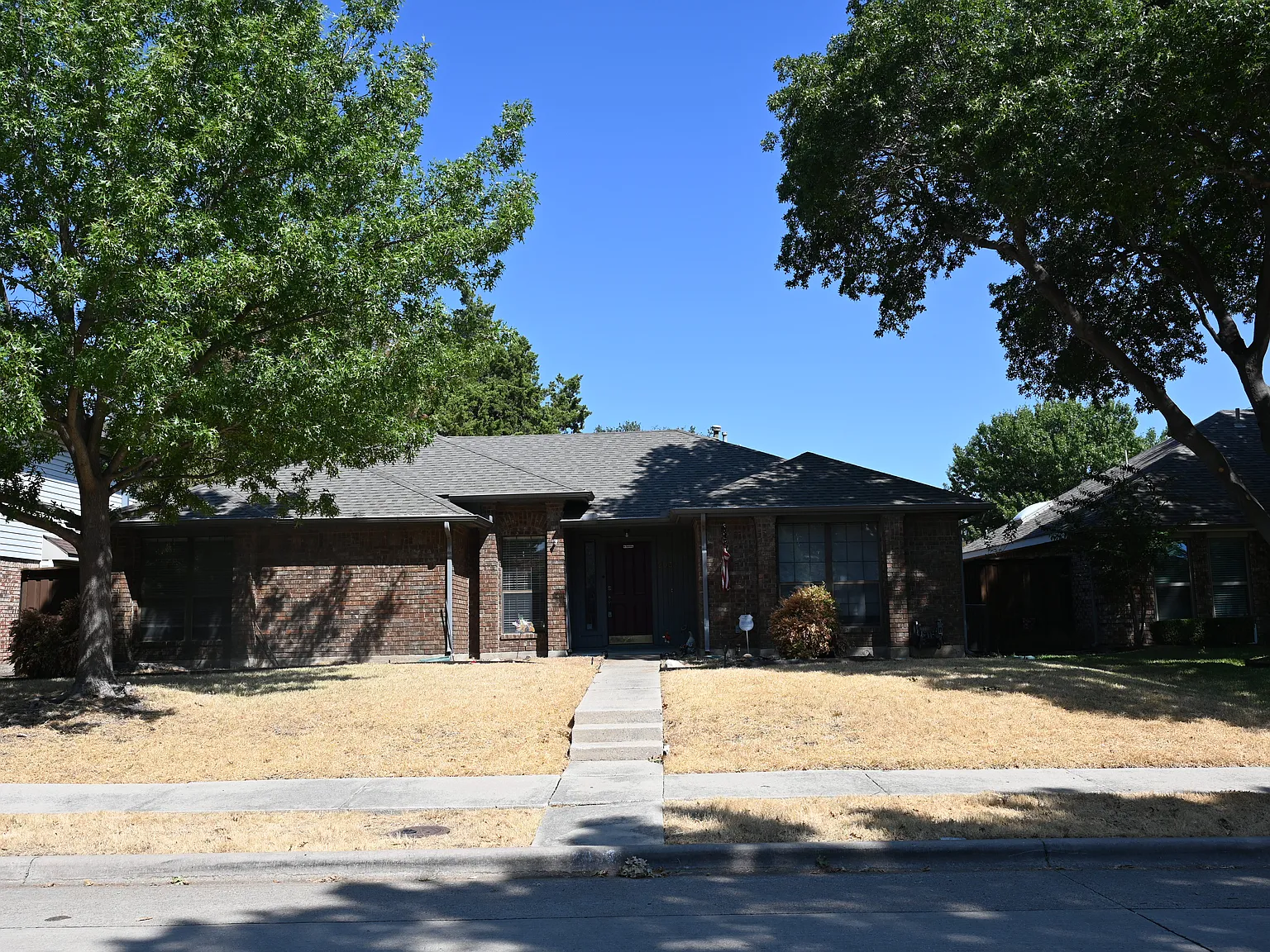 3 bed, 1439 sqft, $2,400 — Photo 2